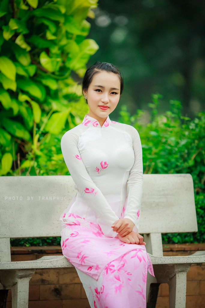 打扑克剧烈运动视频